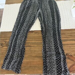 Black and White Patterned Pants‎